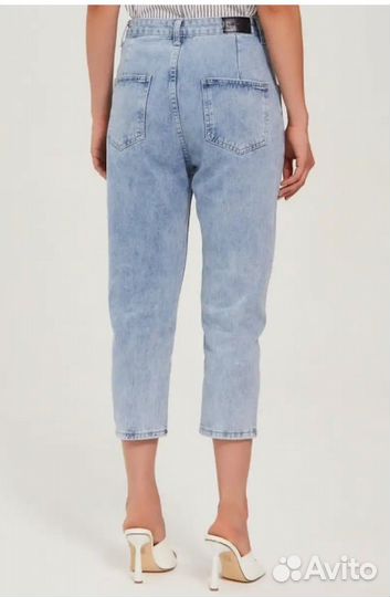 Голубые джинсы moms 44