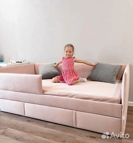 Детская кроватка к дивану