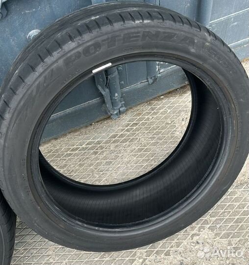 Bridgestone Potenza S001 235/45 R19 95W