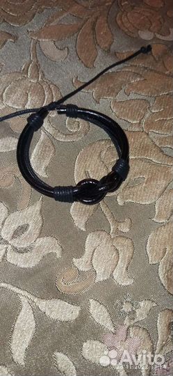 Кожаный браслет