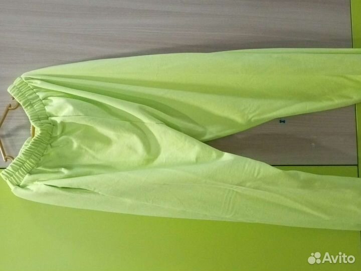 Спортивный костюм женский