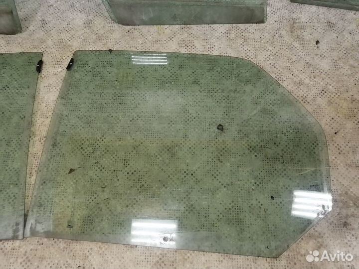 Стекло двери для Renault Scenic 1