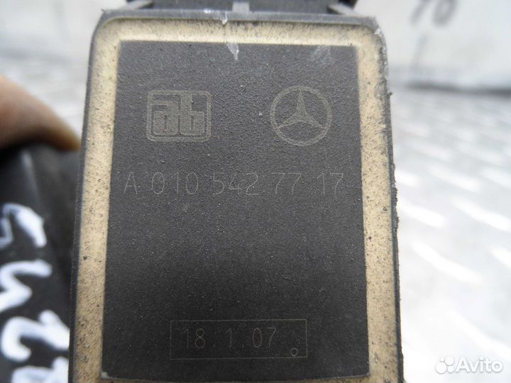 Датчик дорожного просвета Mercedes S-klasse W221 0