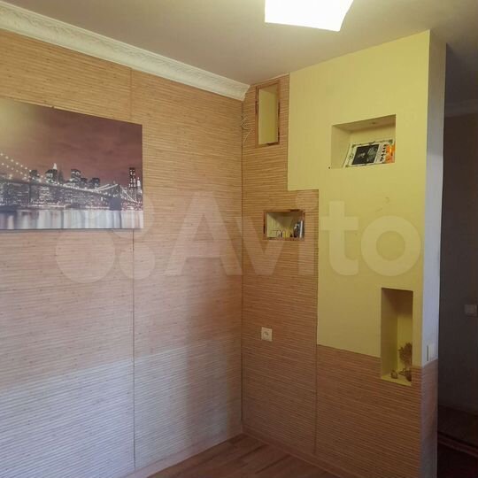 2-к. квартира, 57 м², 4/4 эт.