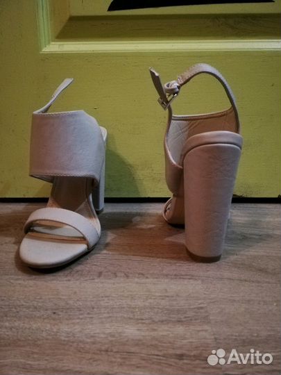 Босоножки 36р