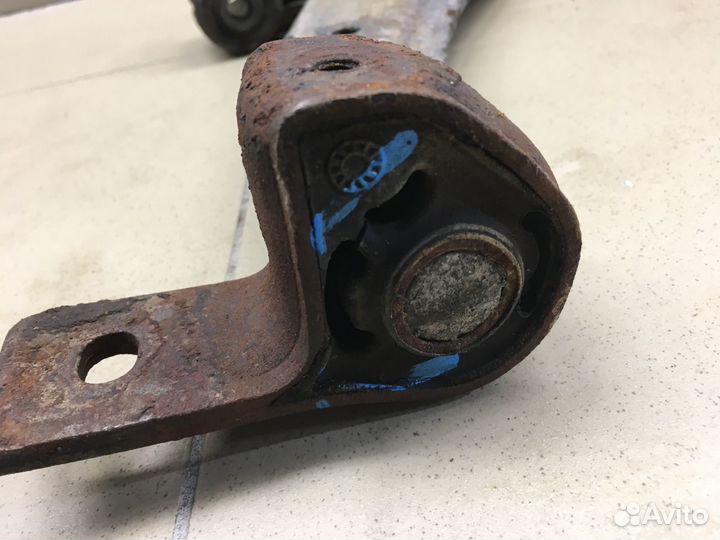 Рычаг передний левый Xsara 2000-2005