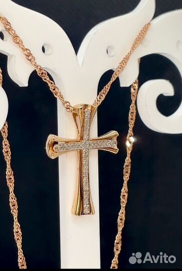 Золотой крестик с бриллиантами
