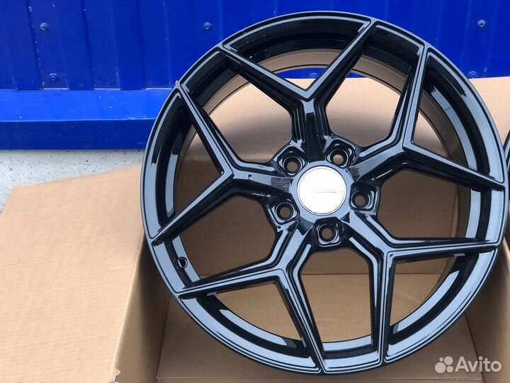 Диски Z performance R18 5x114,3 черные цвет новые