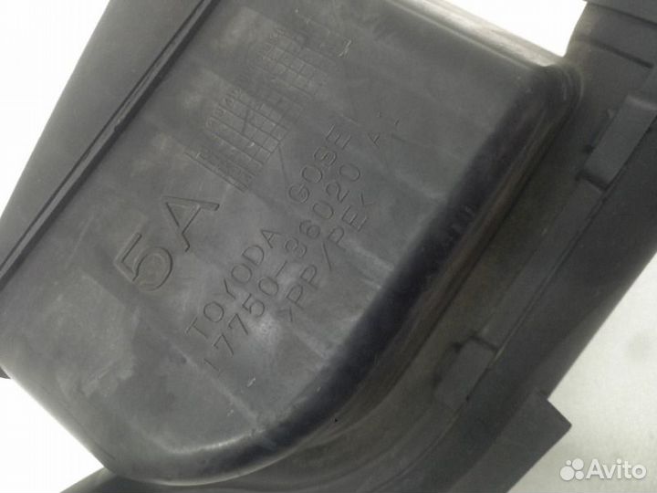 Воздухозаборник воздушного фильтр передний Toyota