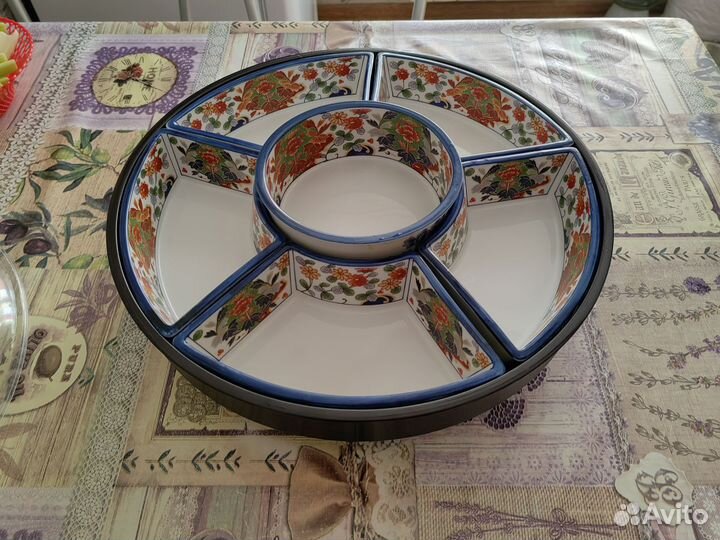 Менажница с крышкой