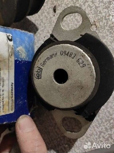 Опора двигателя трансмиссии кпп Renault Германия