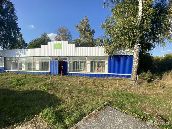 Здание под разбор, плиты, кирпичи