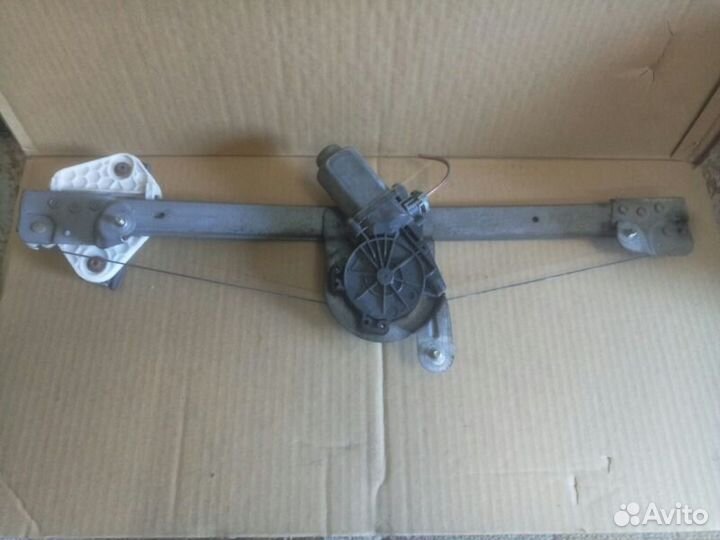 Стеклоподъемник передний правый Renault Logan 1