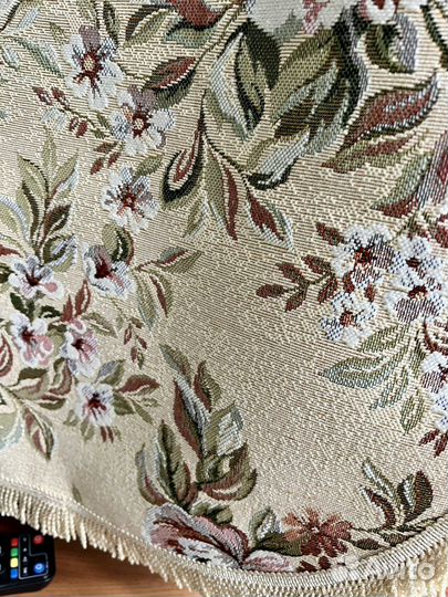 Скатерть и салфетки гобеленовые