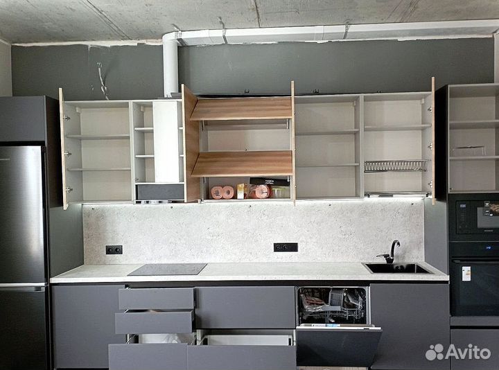 Кухня в потолок