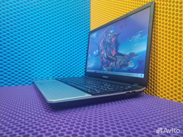 Игровой ноутбук Samsung i3 4ядра/8gb/SSD/2видео