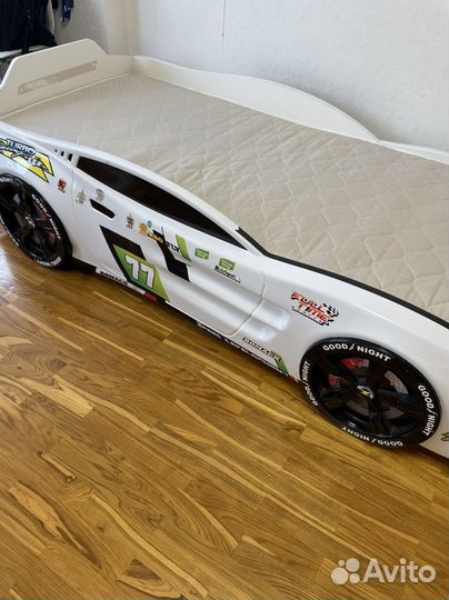 Кровать машинка