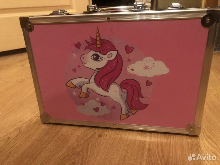 Чемоданчик художника