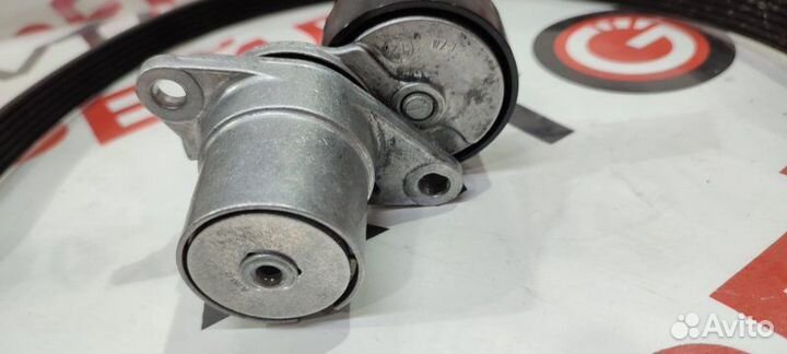 Натяжитель обводного ремня Audi A4 8K CDN