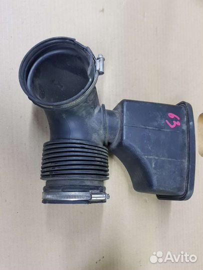 Патрубок воздушный BMW E60 E63 13717521069