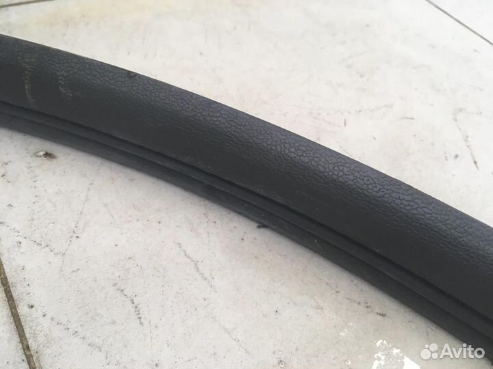 Уплотнитель (внутри) Megane II 2002-2009