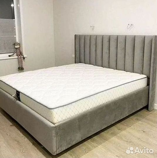 Кровать с подъемным механизмом