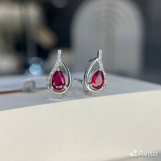 Золотые серьги белое золото с рубином