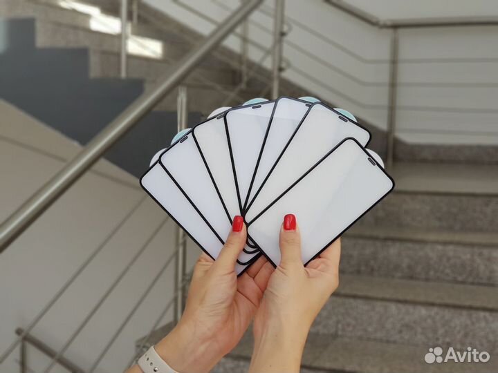 Защитное стекло на iPhone