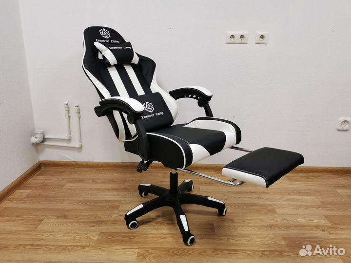Кресло компьютерное игровое с подножкой
