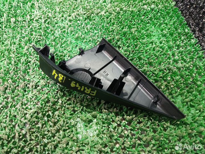 Уголок зеркала внутренний передний правый Mitsubis