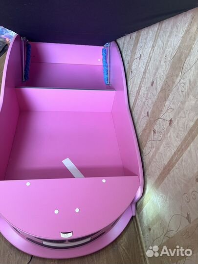 Детская кровать машинка