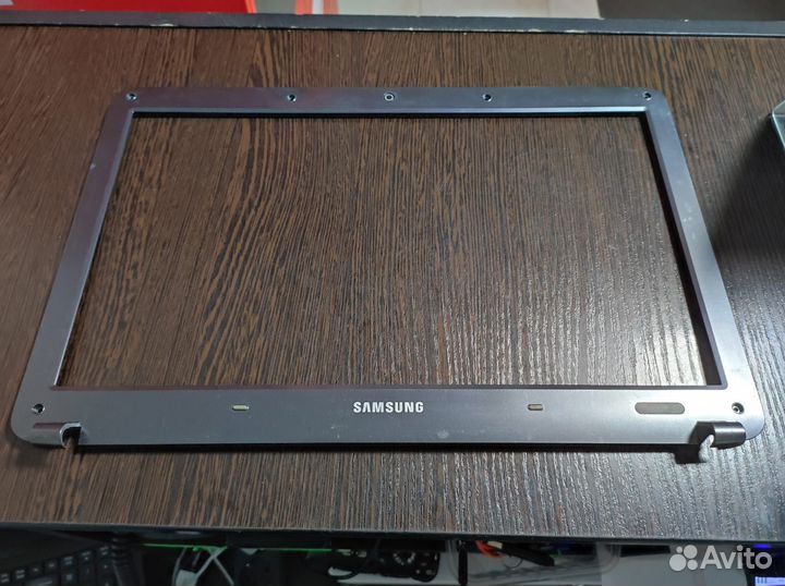 Корпусные запчасти для ноутбука