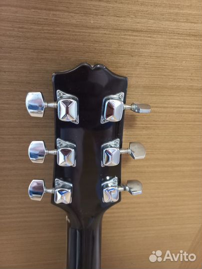 Акустическая гитара