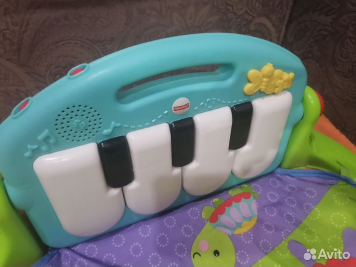 Развивающий коврик пианино fisher price