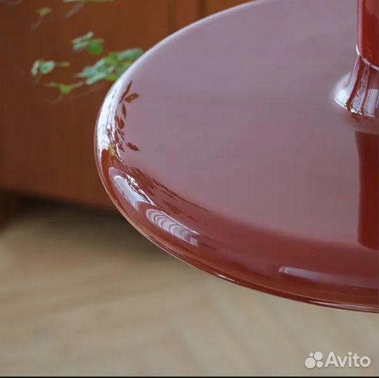 Красный подвесной светильник в винтажном стиле