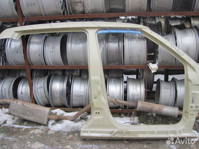 Панель боковая кузова/стойка правая Skoda Fabia