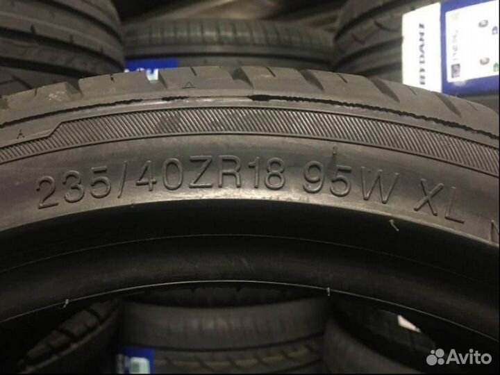 Rydanz Roadster R02 235/40 R18 95W