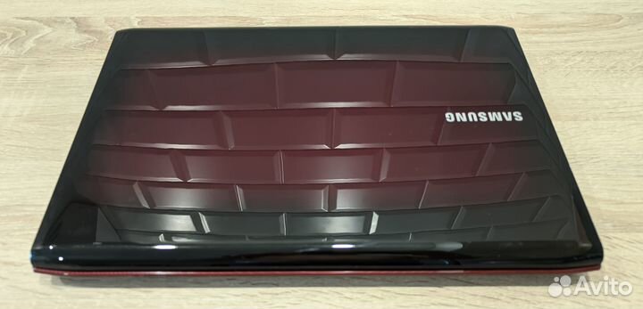 Ноутбук Samsung R580 /i3/6Gb/SSD-60Gb+320Gb