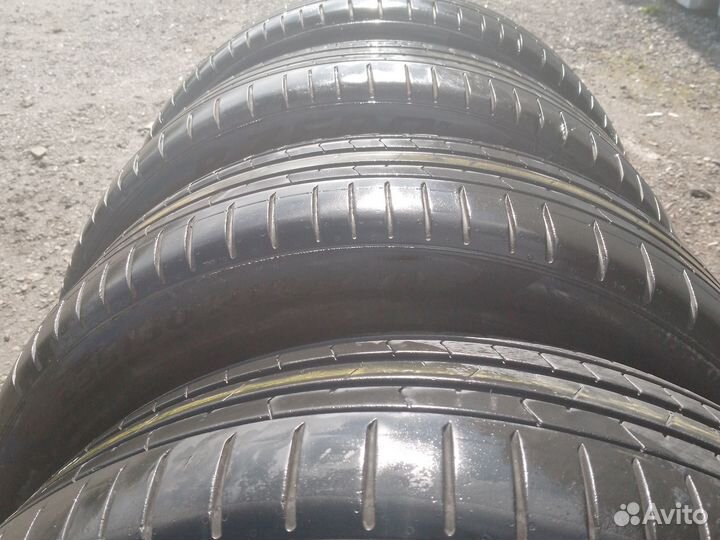 Pirelli P Zero PZ4 235/50 R19