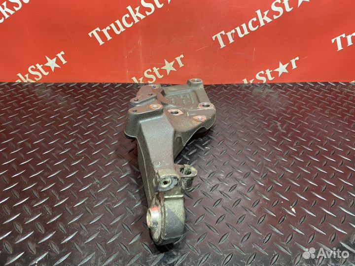 Кронштейн двигателя передний правый