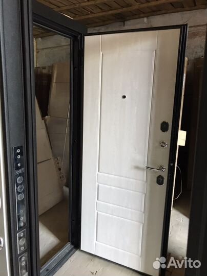 Двери стальные входные (склад 24/7 )