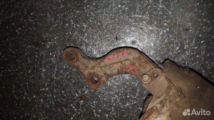 Кулак поворотный передний правый Nissan Tiida C11