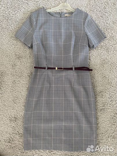 Платье офисное 44 новое
