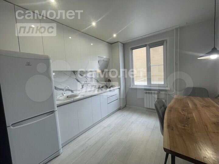 2-к. квартира, 61 м², 2/5 эт.