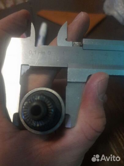 Оси на промышленых подшипниках