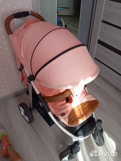 Прогулочная коляска