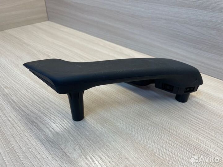 Внутренняя ручка двери задняя левая Volkswagen