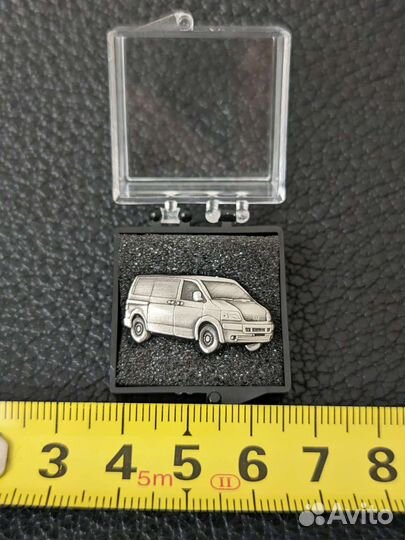 Значок на лацкан пиджака Volkswagen Multivan