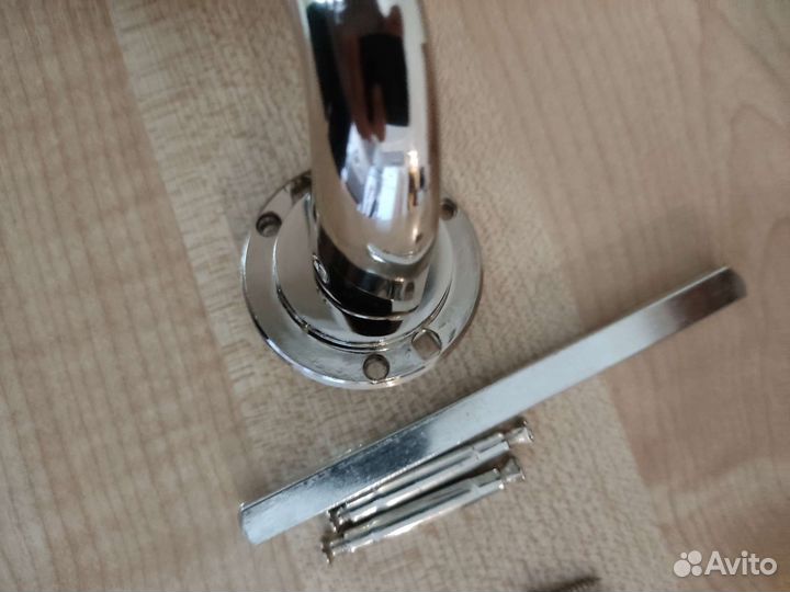 Ручка на входную дверь