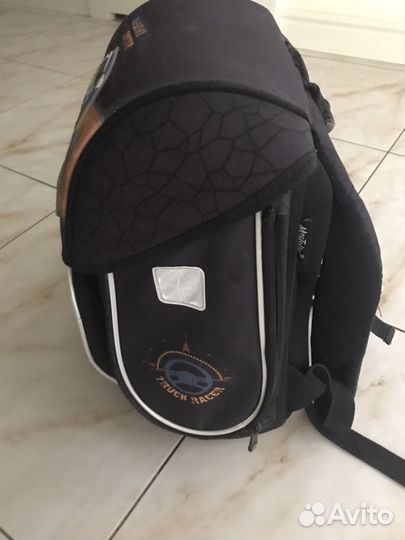 Школьный рюкзак (портфель)